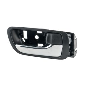 MANIJA INTERIOR TY CAMRY 02-06  NEGRA/CROMO PLASTICO HUSHAN Derecho Delantera/Trasera