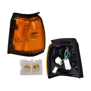 CUARTO PUNTA NS TSURU II GUAYIN 90-91 AMBAR C/FOCO LUCID DEPO (U.T.P) DER