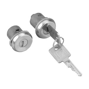 CILINDRO PARA PUERTA BK RIVIERA 86-87  CV CAMARO 82-91/CHEYENNE 65-91/EL CAMINO 1983/SILVERADO/SUBURBAN 65-91/BLAZER (S10) 82-94  PT FIREBIRD 82-91  CV S10 82-94/ASTRO 85-94  LLAVE CUADRADA JUEGO METAL CROMADO CUB